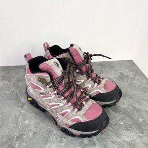 Merrell Women's Moab 2 Mid WP hiking boots in the boulder and blush size 7.5
